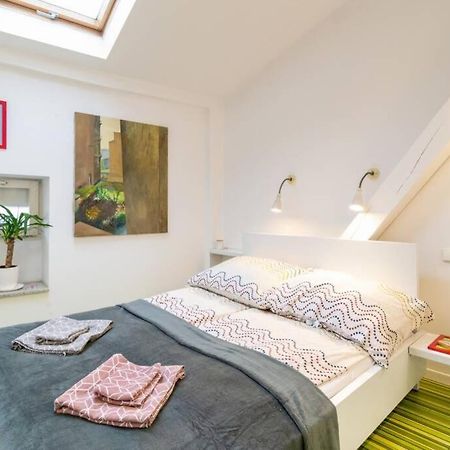 Cupcake 2 Bedroom Loft Apt In Best Location! Krakow Ngoại thất bức ảnh