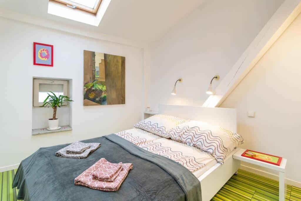 Cupcake 2 Bedroom Loft Apt In Best Location! Krakow Ngoại thất bức ảnh